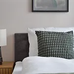 Stilvolle I Kostenloses Parken I Home2share Appartement